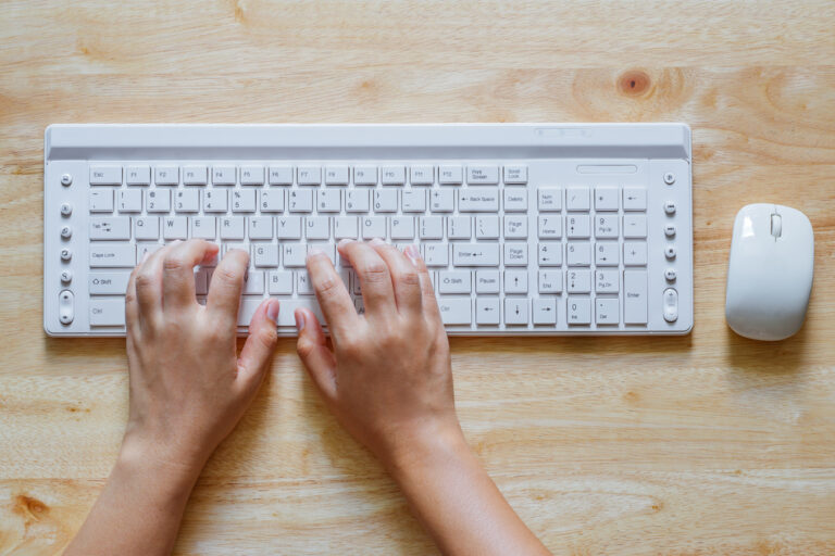 Gør din hverdag mere simpel med et trådløst tastatur